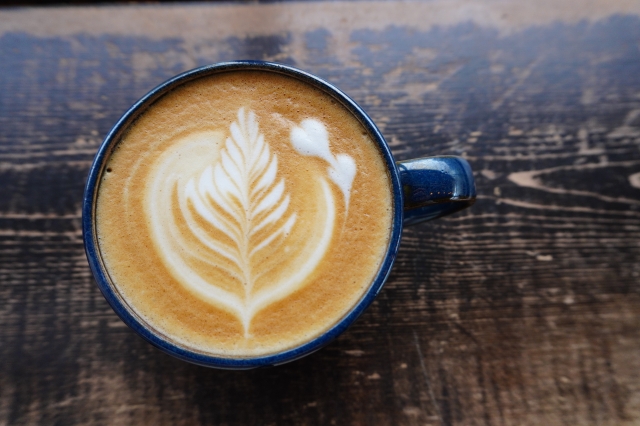 カフェのカフェラテ