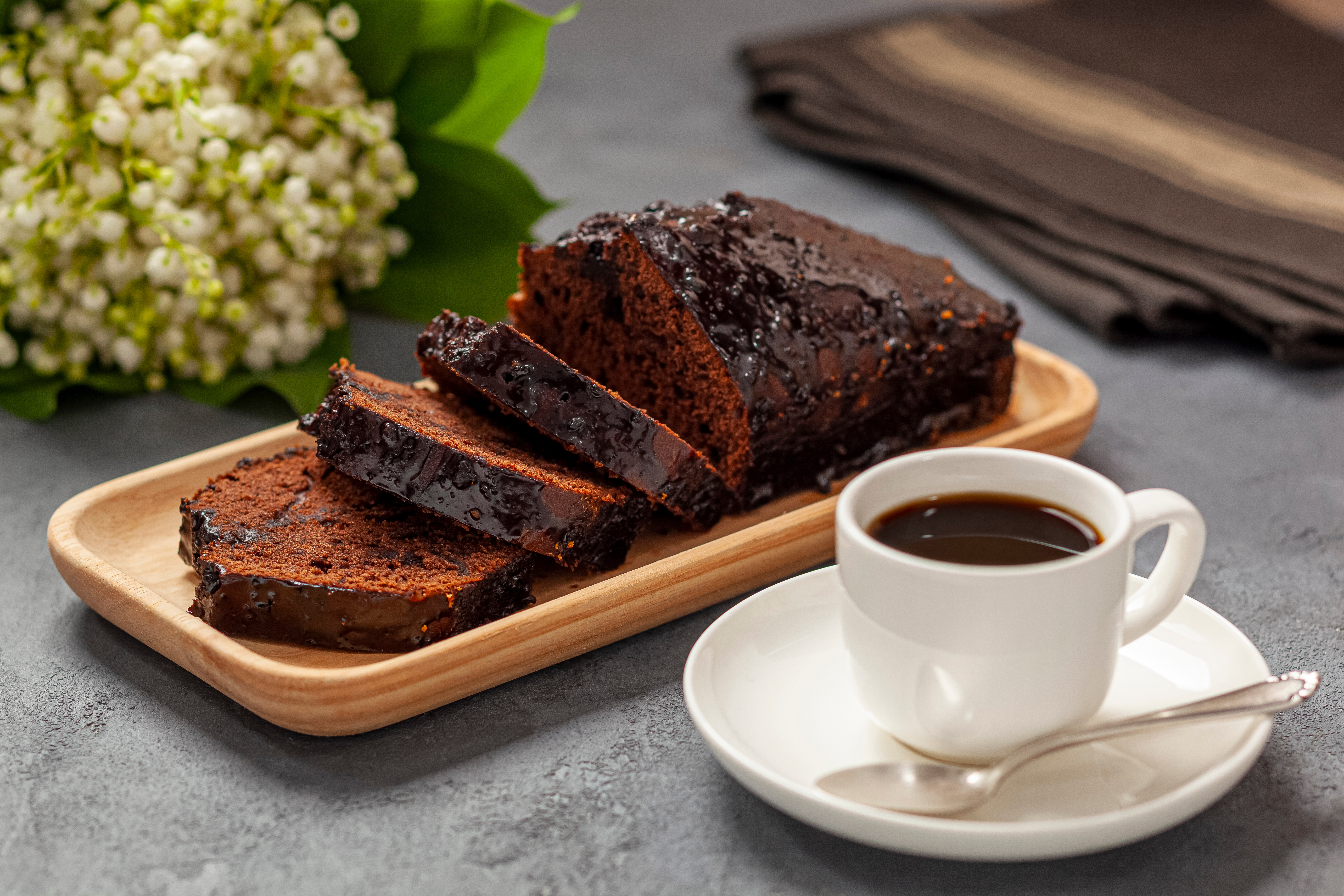 チョコレートケーキとコーヒー